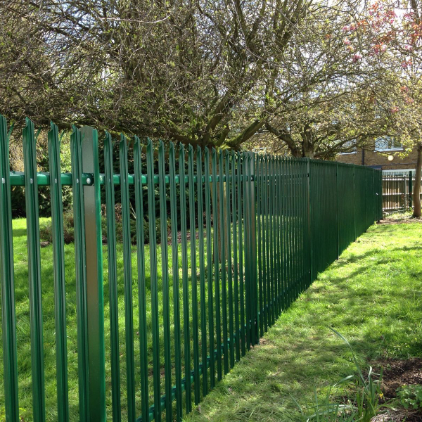 TRIPLE POINTED PALISADE FENCING