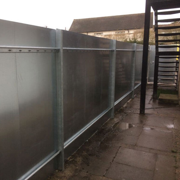 Triple point palisade with metal privacy sheeting