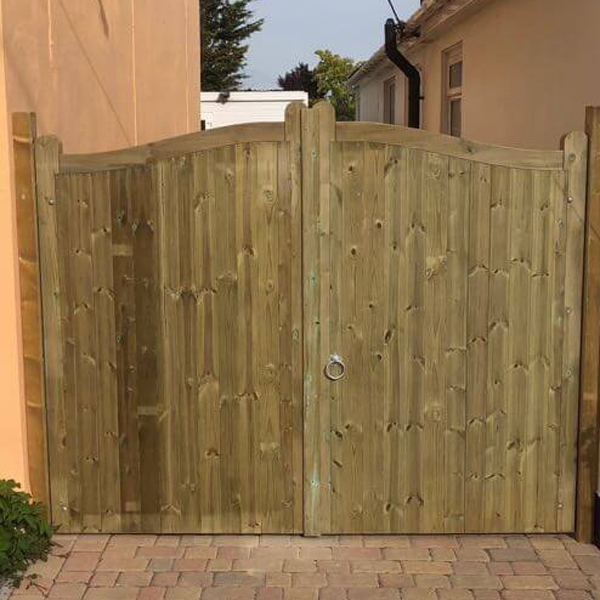 sweeping top liberton entrance gate