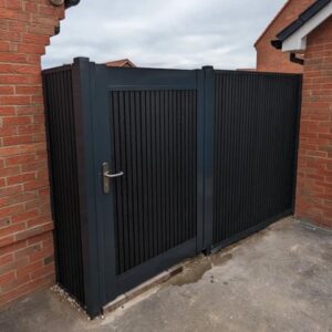 Urban vertical Anthracite Grey posts and gate frame, Charcoal boards