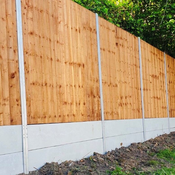 Commercial DuraPost with feather edge panels and plain gravel boards