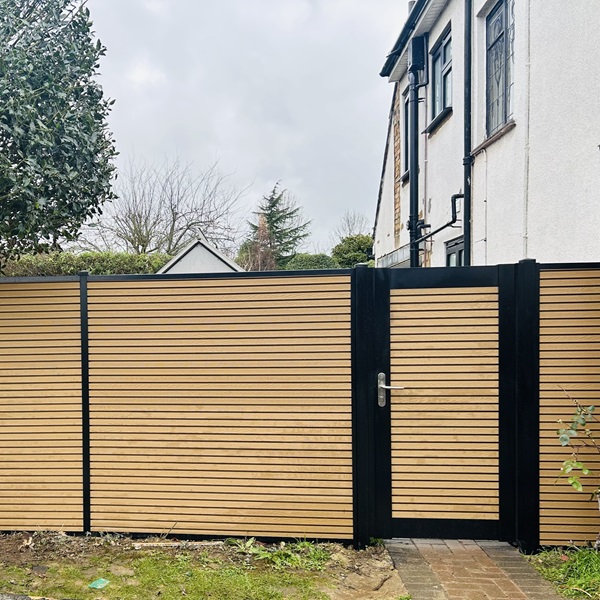 Natural Urban with Black DuraPosts and Black Gate Frame