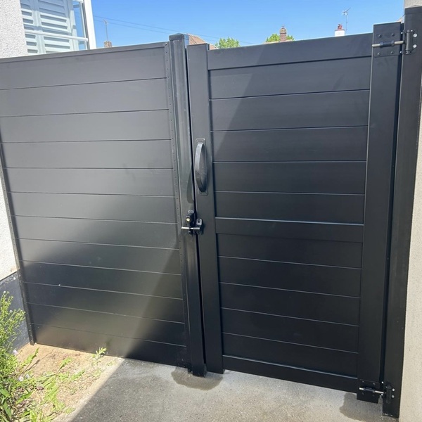 Sleek Privacy gate and side panel with DuraPosts
