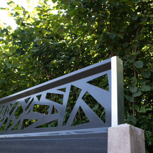 Trellis extension bracket with DuraPost birds nest trellis
