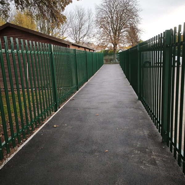 Round Nosed and Notched Palisade Fencing