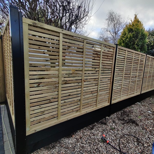 Single Slatted panels and gate with black DuraPost and double black Prima gb