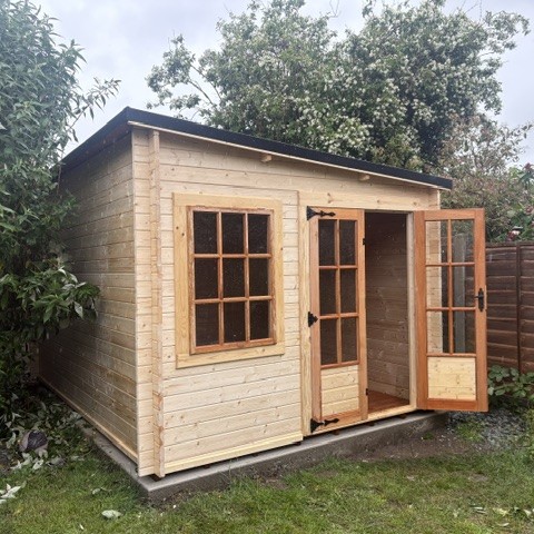 Charnwood Pent Log Cabin 4.2m deep x 3.0m gable, EPDM rubber roof + metal trims,georgian doors + window