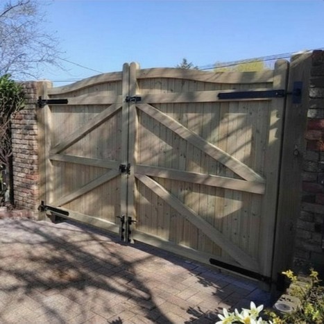 Liberton Sweeping Top Gates