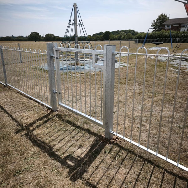 Hoop top fencing and single gate galvanised