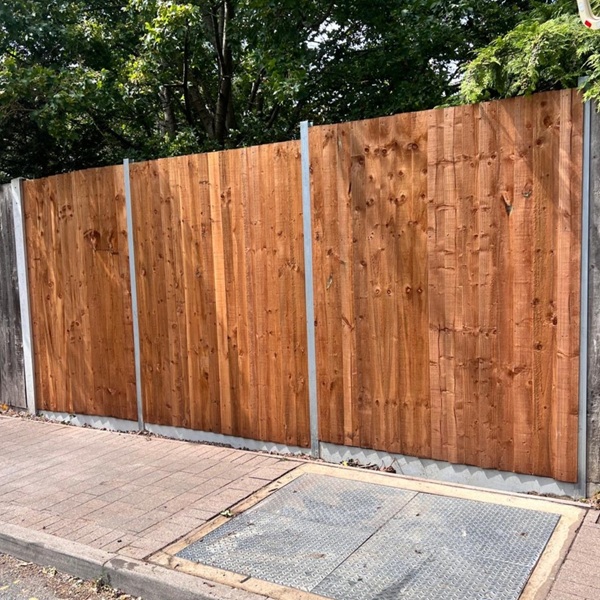 Traditional FE fencing with commercial galvanised DuraPosts and concrete gravel boards