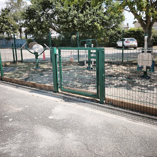 Protek 656 Twin Wire Mesh Fencing & Single Gate with timber base board